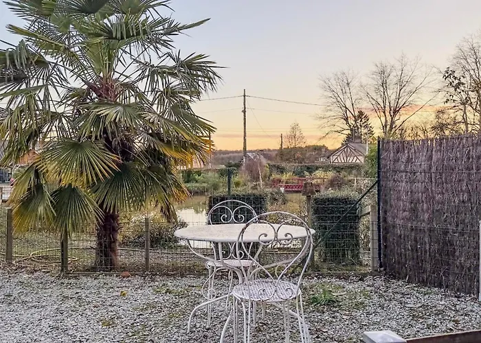 度假居 Petit Ideal A La Campagne Avec Parking Auguaise