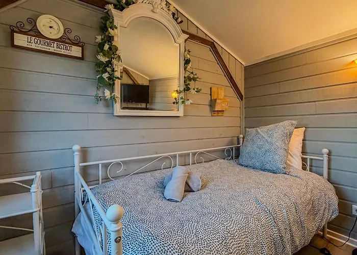 Petit Ideal A La Campagne Avec Parking Auguaise